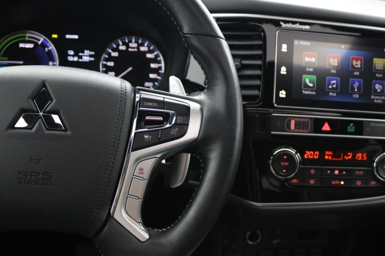 Mitsubishi Outlander - 2.4 PHEV Instyle 17