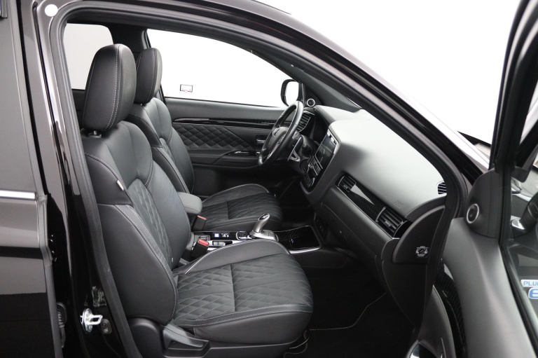 Mitsubishi Outlander - 2.4 PHEV Instyle 18