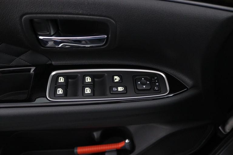 Mitsubishi Outlander - 2.4 PHEV Instyle 24