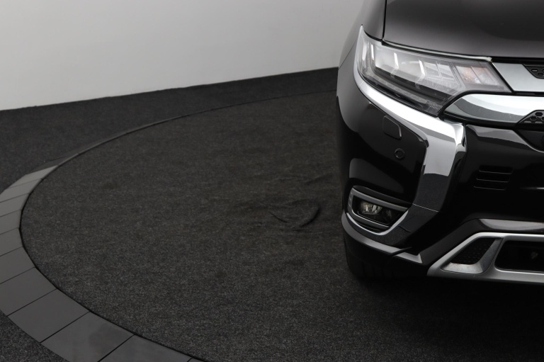 Mitsubishi Outlander - 2.4 PHEV Instyle 32