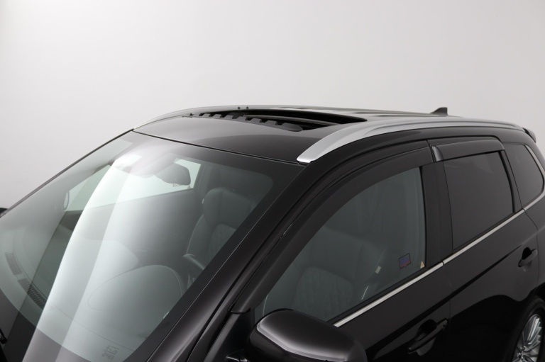 Mitsubishi Outlander - 2.4 PHEV Instyle 35