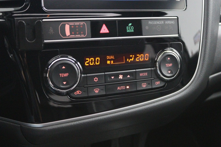 Mitsubishi Outlander - 2.4 PHEV Instyle 6
