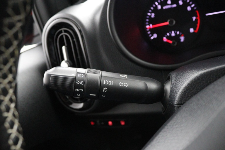 Kia Picanto - 1.0 CVVT Design Edition 26