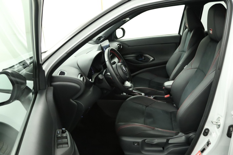 Toyota Yaris Cross - 1.5 Hybrid GR Sport 17