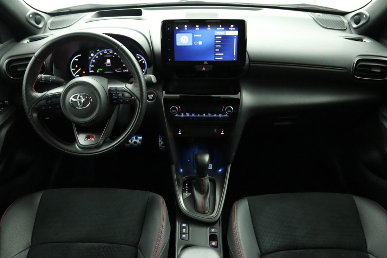 Toyota Yaris Cross - 1.5 Hybrid GR Sport 4