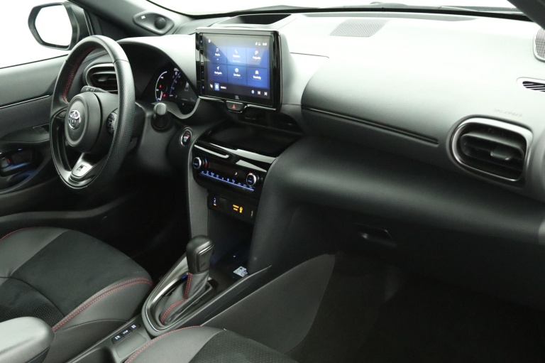 Toyota Yaris Cross - 1.5 Hybrid GR Sport 53