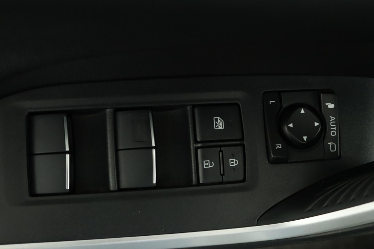 Toyota RAV4 - 2.5 Hybrid AWD Bi-Tone 29