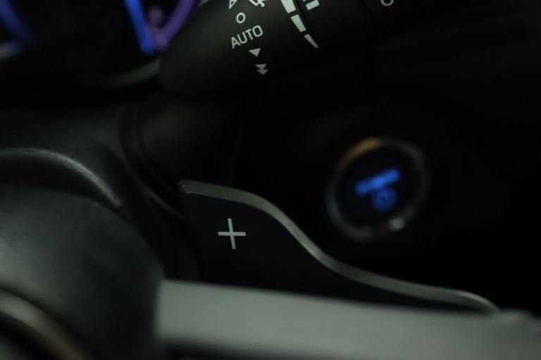 Toyota RAV4 - 2.5 Hybrid AWD Bi-Tone 32