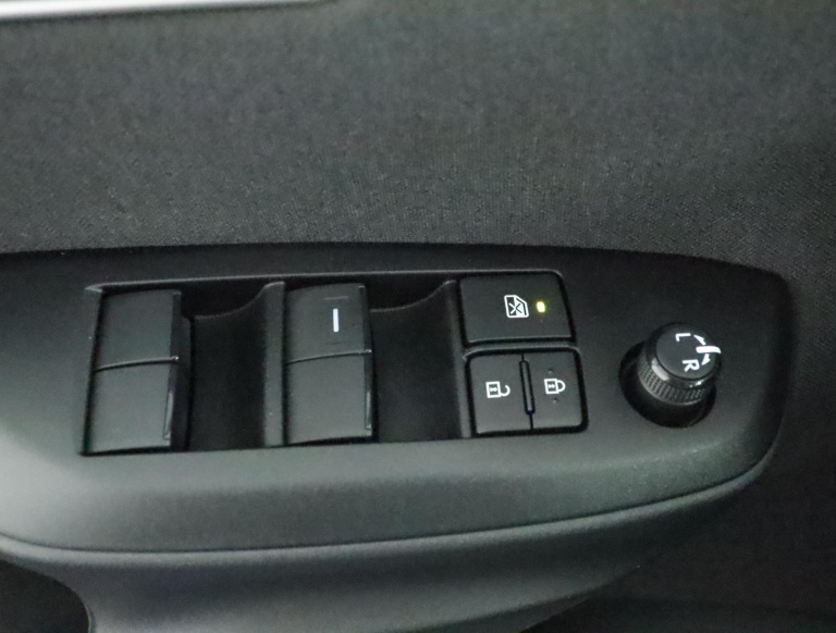 Toyota Yaris - 1.5 Hybrid 115 First Edition 29