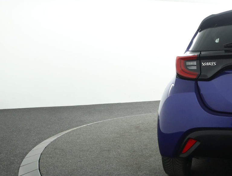 Toyota Yaris - 1.5 Hybrid 115 First Edition 40