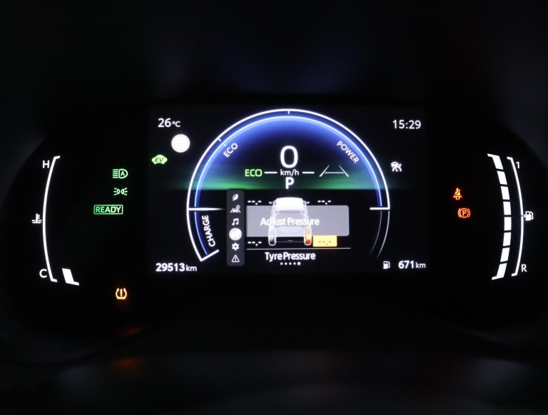 Toyota Yaris - 1.5 Hybrid 115 First Edition 48