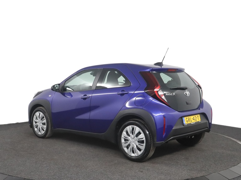 Toyota Aygo X - 1.0 VVT-i MT Play 12