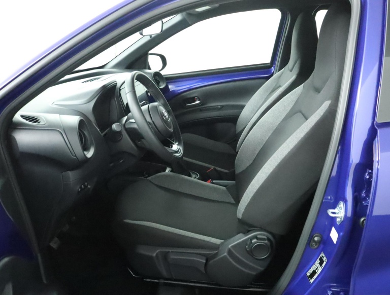 Toyota Aygo X - 1.0 VVT-i MT Play 17