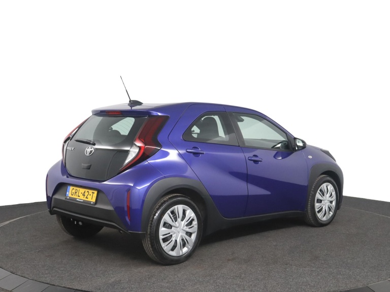 Toyota Aygo X - 1.0 VVT-i MT Play 2