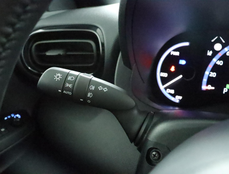 Toyota Yaris Cross - 1.5 Hybrid Explore 29