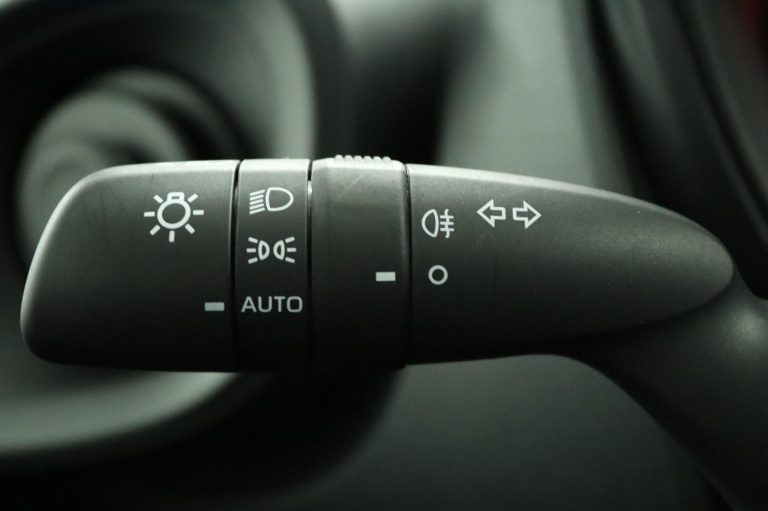 Toyota Aygo X - 1.0 VVT-i MT Play 29