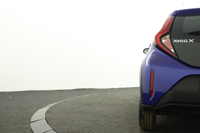 Toyota Aygo X - 1.0 VVT-i MT Play 38
