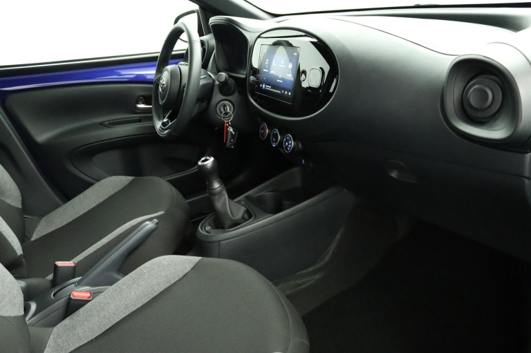 Toyota Aygo X - 1.0 VVT-i MT Play 44