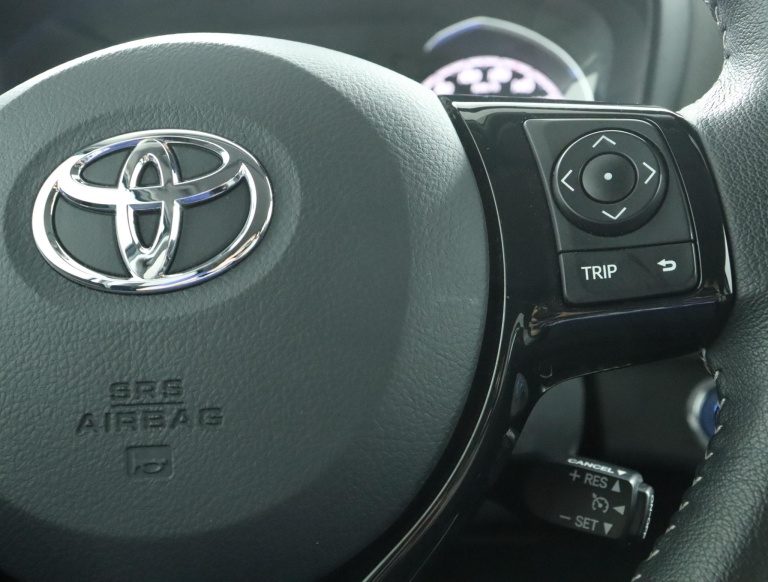 Toyota Yaris - 1.5 Hybrid Dynamic 21