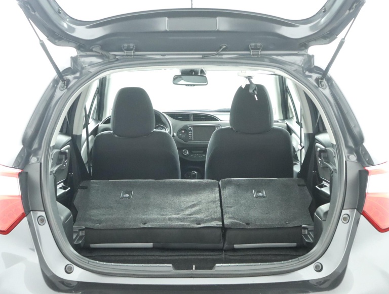 Toyota Yaris - 1.5 Hybrid Dynamic 27