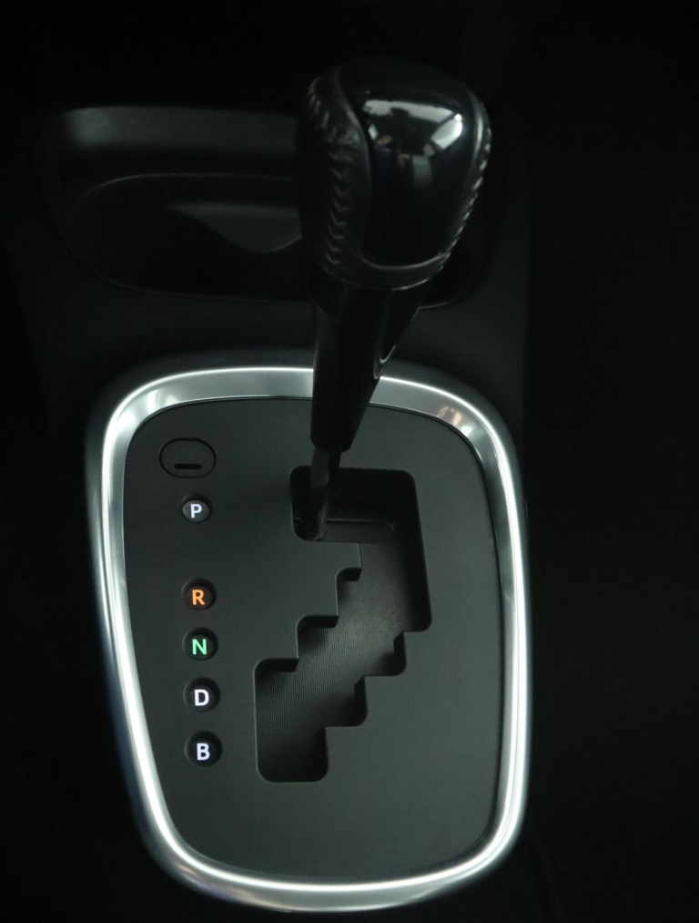 Toyota Yaris - 1.5 Hybrid Dynamic 28