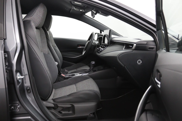 Toyota Corolla - Hybrid 180 Dynamic 11