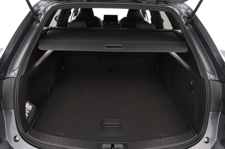 Toyota Corolla - Hybrid 180 Dynamic 24
