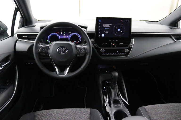 Toyota Corolla - Hybrid 180 Dynamic 48