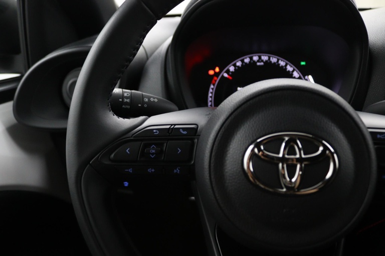Toyota Aygo X - 1.0 VVT-i MT Play 18