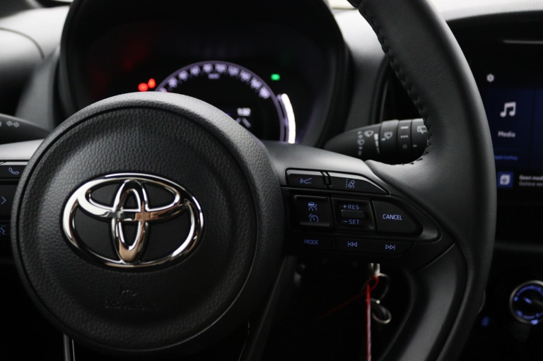 Toyota Aygo X - 1.0 VVT-i MT Play 19