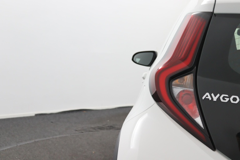 Toyota Aygo X - 1.0 VVT-i MT Play 36