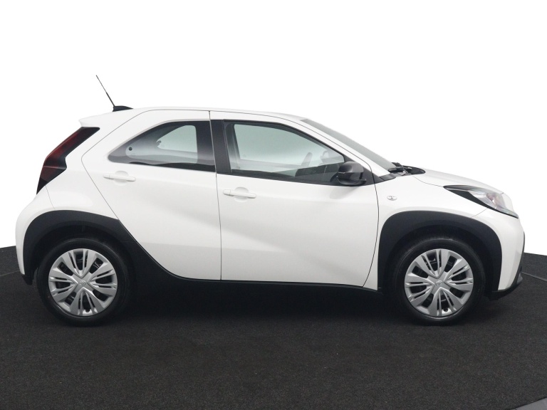 Toyota Aygo X - 1.0 VVT-i MT Play 6