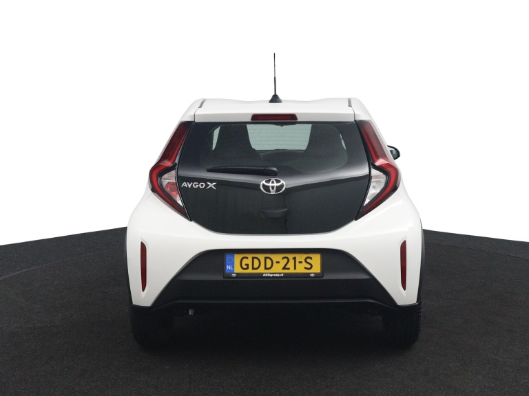 Toyota Aygo X - 1.0 VVT-i MT Play 8