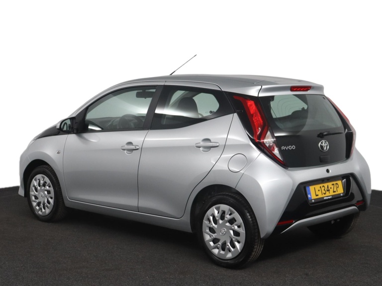 Toyota Aygo - 1.0 VVT-i x-play 12