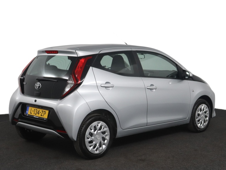 Toyota Aygo - 1.0 VVT-i x-play 2
