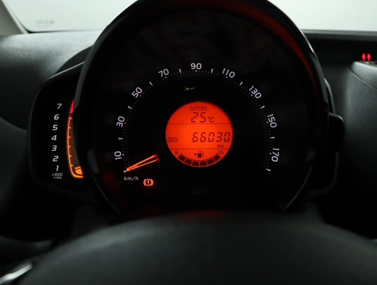 Toyota Aygo - 1.0 VVT-i x-play 6