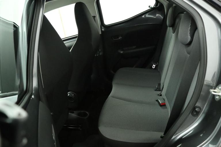 Toyota Aygo - 1.0 VVT-i x-play cabrio 18