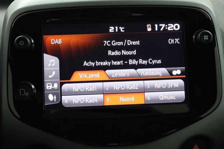 Toyota Aygo - 1.0 VVT-i x-play cabrio 43