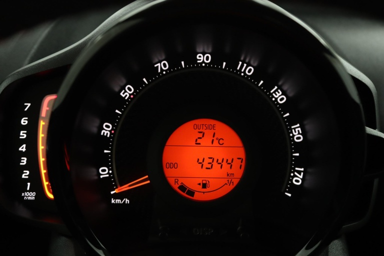 Toyota Aygo - 1.0 VVT-i x-play cabrio 6