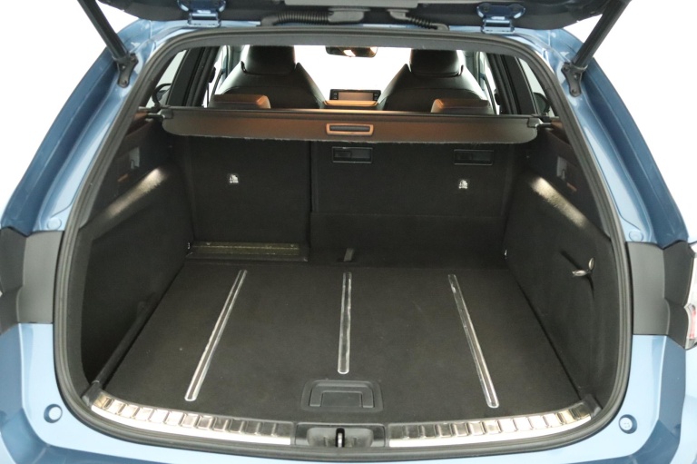 Toyota Corolla Touring Sports - 2.0 Hybrid Executive 23