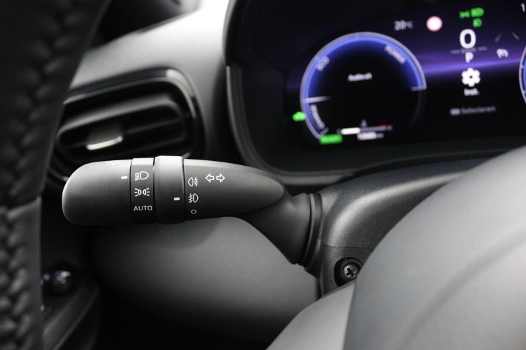 Toyota Yaris - 1.5 Hybrid 130 Executive 31