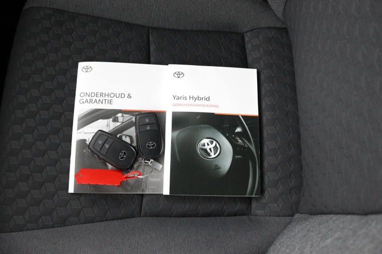 Toyota Yaris - 1.5 Hybrid Dynamic 11
