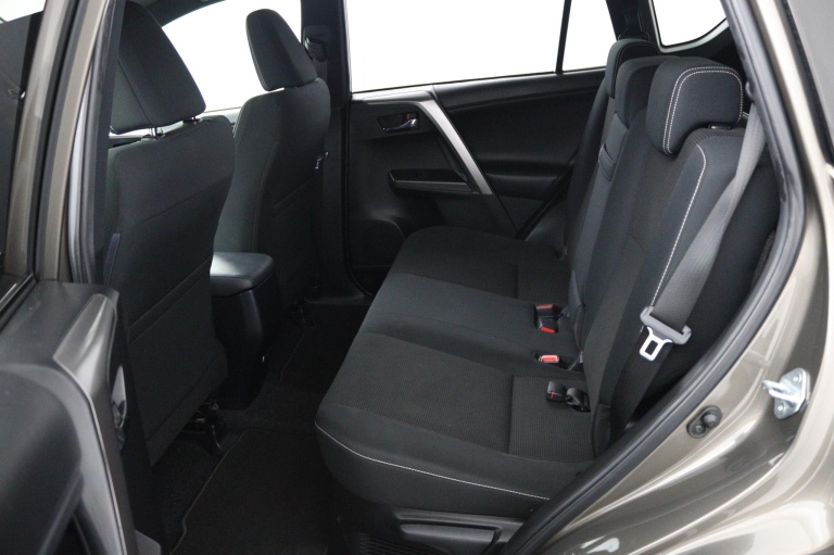 Toyota RAV4 - 2.5 Hybrid Style 18