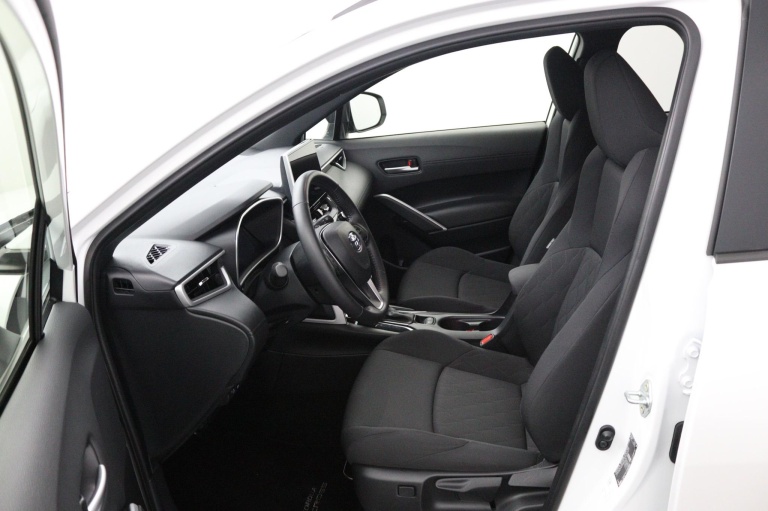 Toyota Corolla Cross - Hybrid 140 Style 17