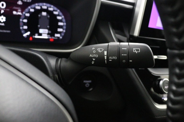 Toyota Corolla Cross - Hybrid 140 Style 32