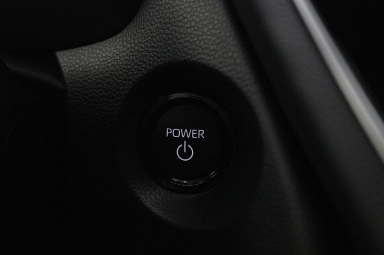 Toyota Corolla Cross - Hybrid 140 Style 42