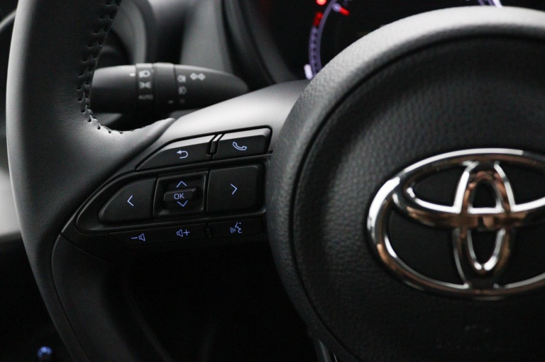 Toyota Aygo X - 1.0 VVT-i S-CVT Automaat First 19