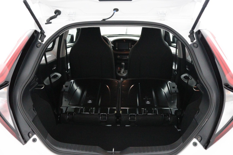 Toyota Aygo X - 1.0 VVT-i S-CVT Automaat First 26