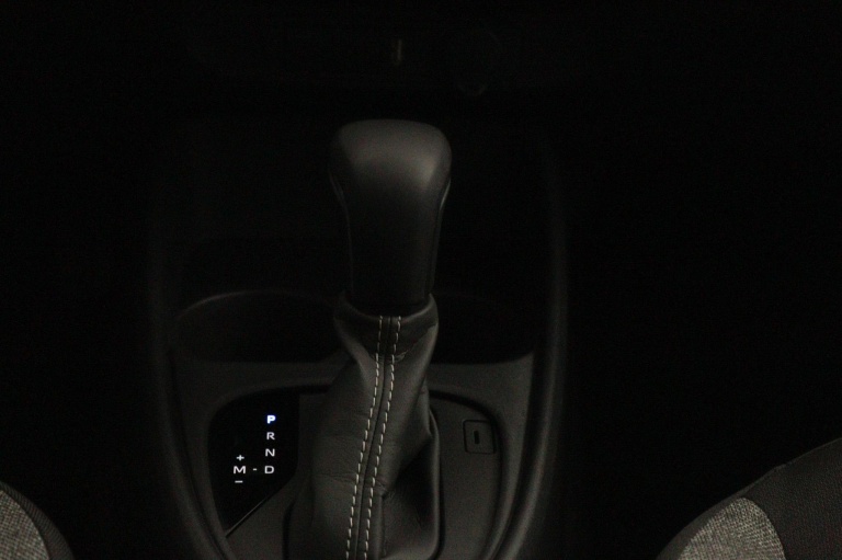 Toyota Aygo X - 1.0 VVT-i S-CVT Automaat First 27