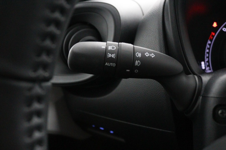 Toyota Aygo X - 1.0 VVT-i S-CVT Automaat First 29